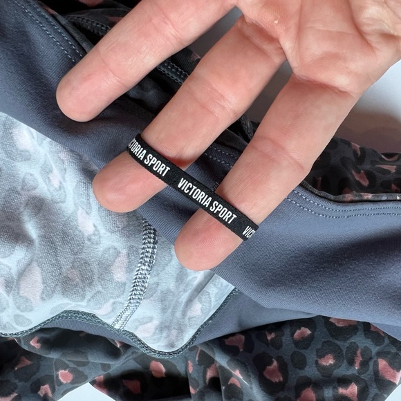 Victorias Secret Knockout Leggings - Picture 5 of 5